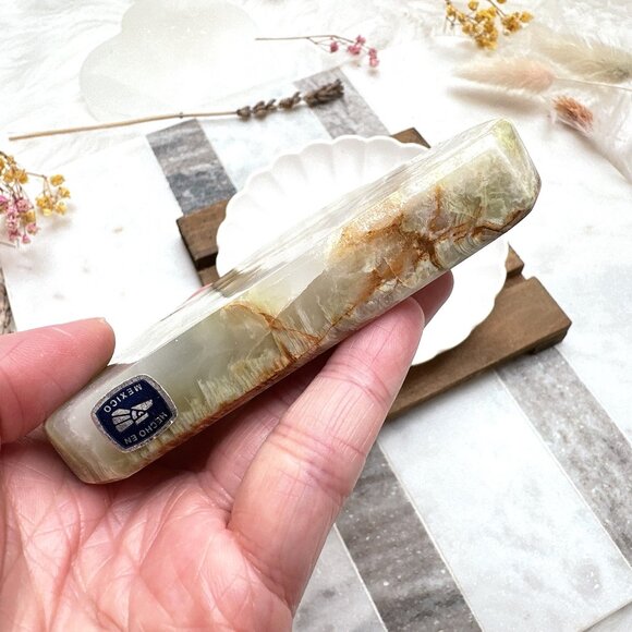 Gorgeous Onyx Cloud Carving - Picture 3 of 6